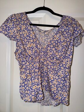 Top ShopPurple Floral V-Neck Women's Top - Casual Short Sleeve